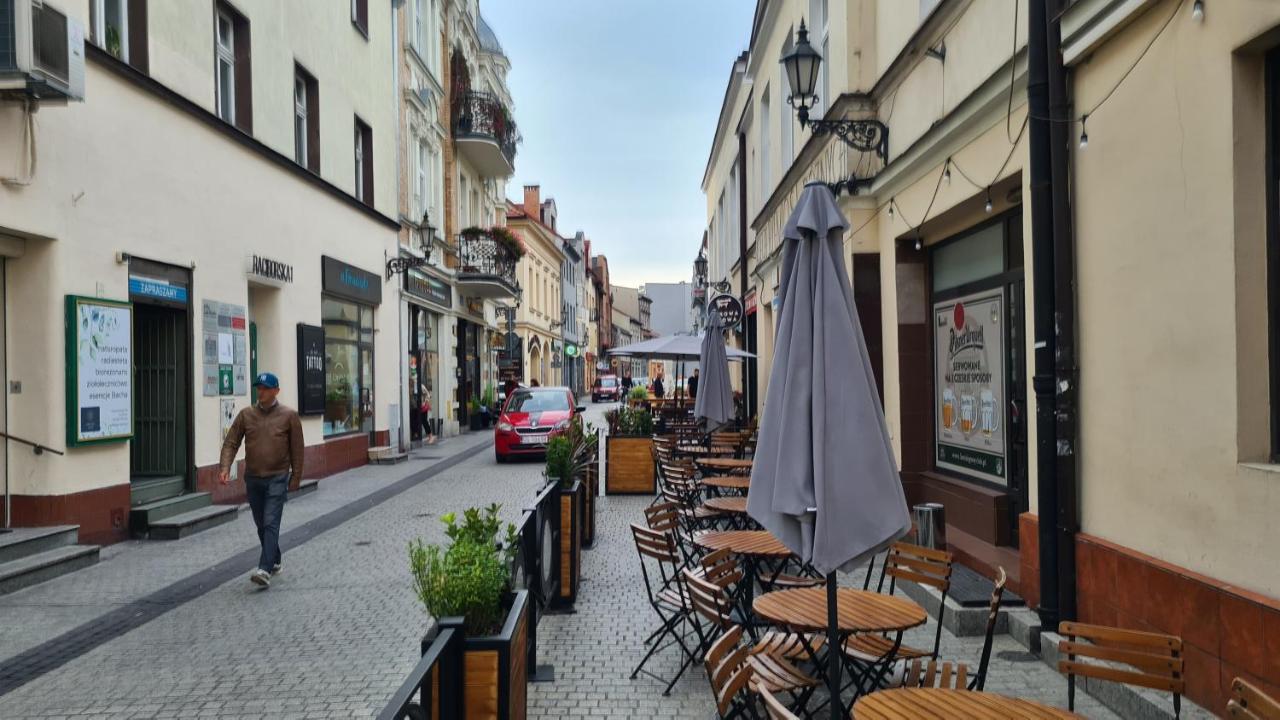 Raciborska Royal Apartment - Miejsce Parkingowe Na Parkingu Strzezonym غليفيتسه المظهر الخارجي الصورة